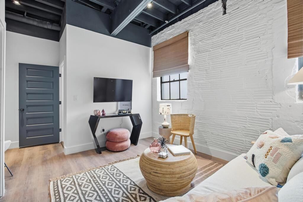 Photo of Livingroom in Downtown Jacksonville