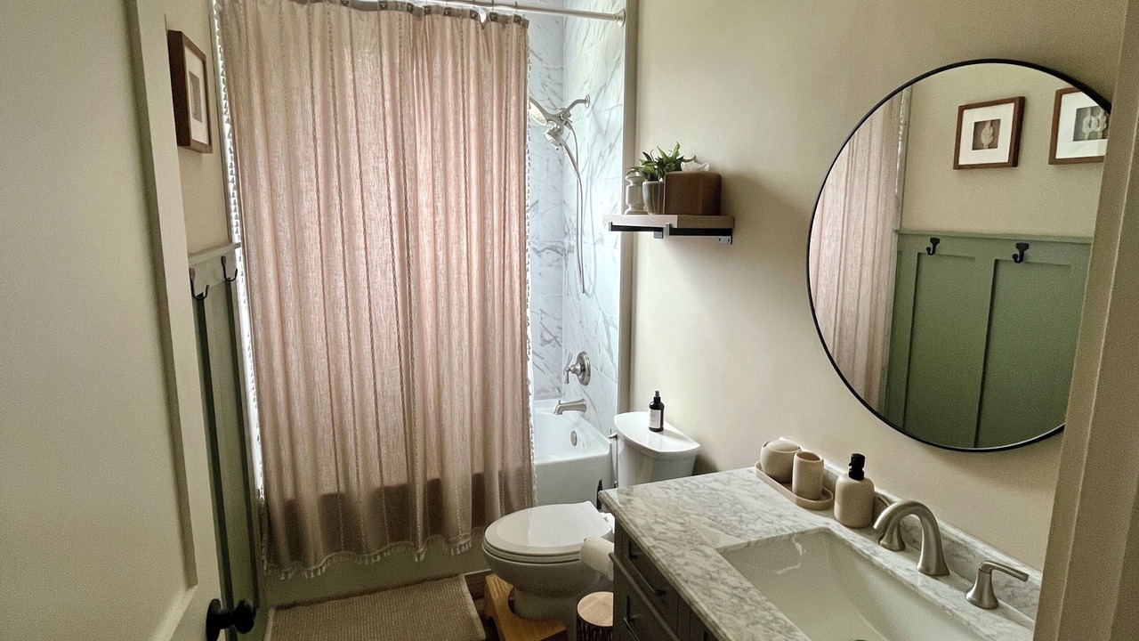Photo of Bathroom in Crescent City