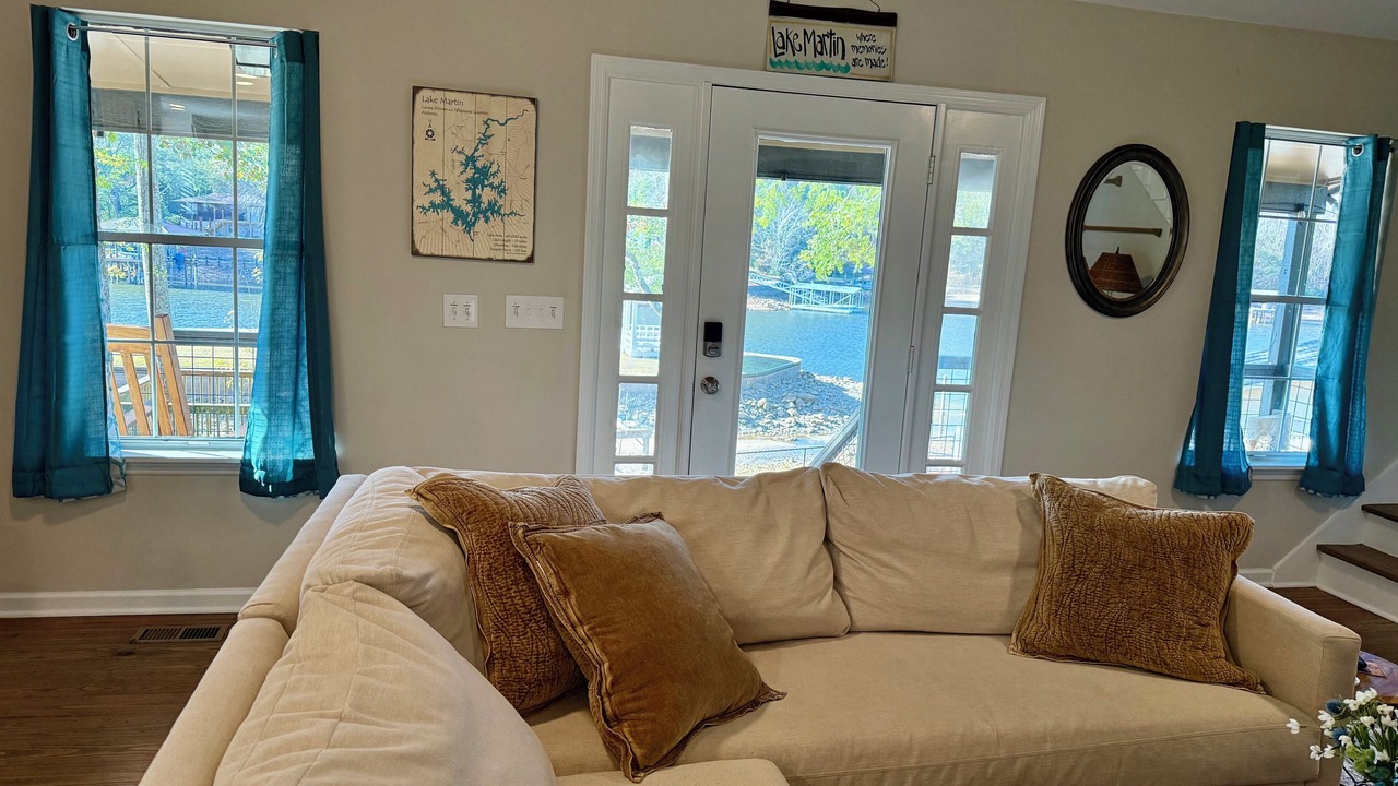 Photo of Livingroom in Alexander City