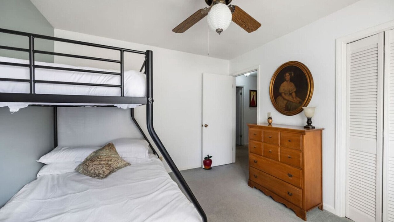 Photo of Bedroom in Northport