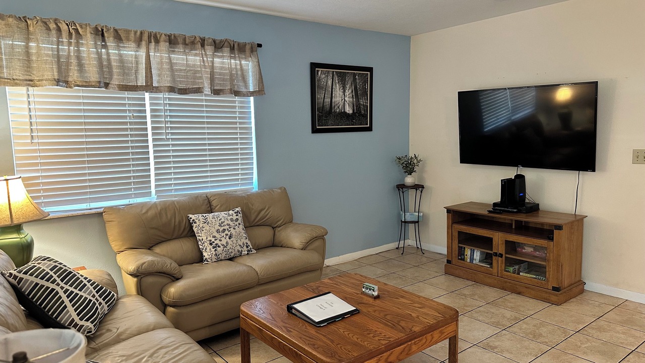 Photo of Livingroom in Salt Springs
