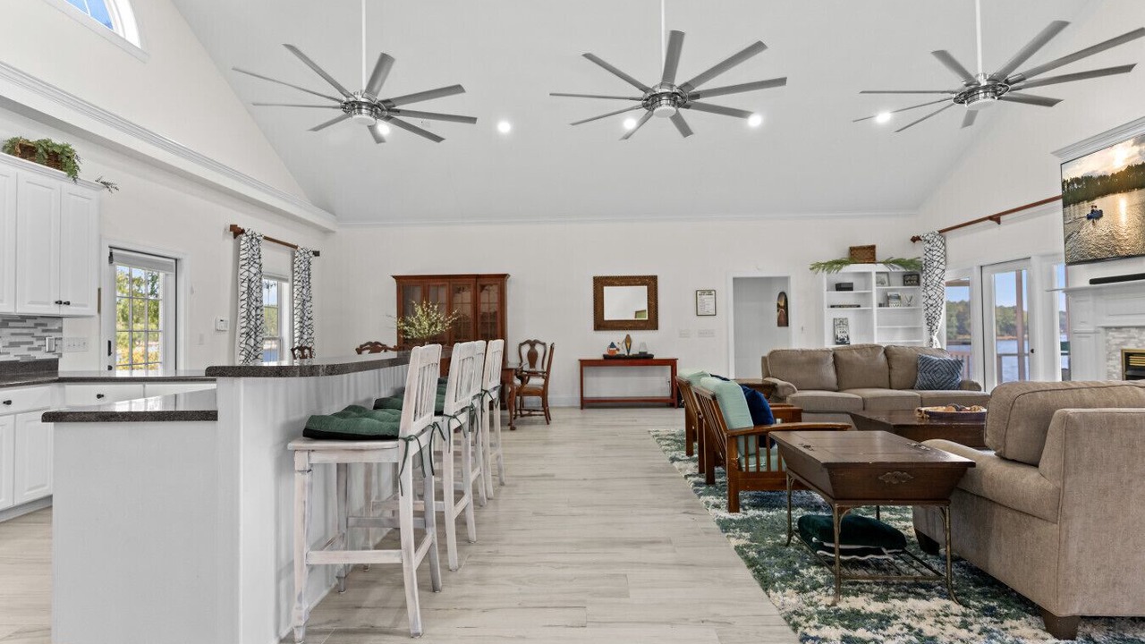 Photo of Livingroom in Eatonton