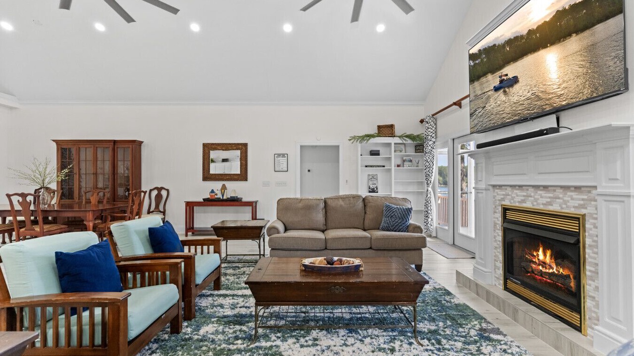 Photo of Livingroom in Eatonton
