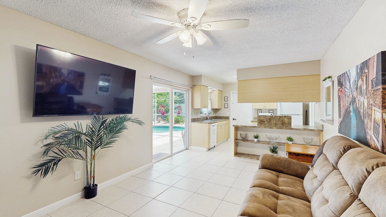 Photo of Livingroom in Longwood