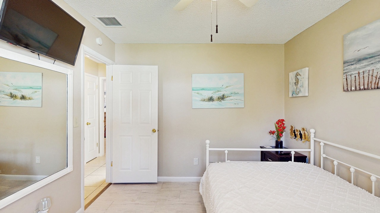 Photo of Bedroom in Longwood