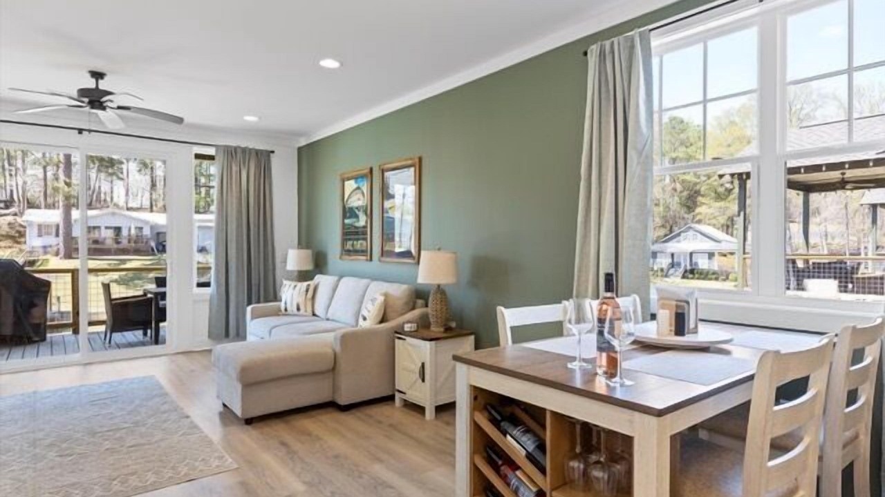 Photo of Livingroom in Jacksons' Gap