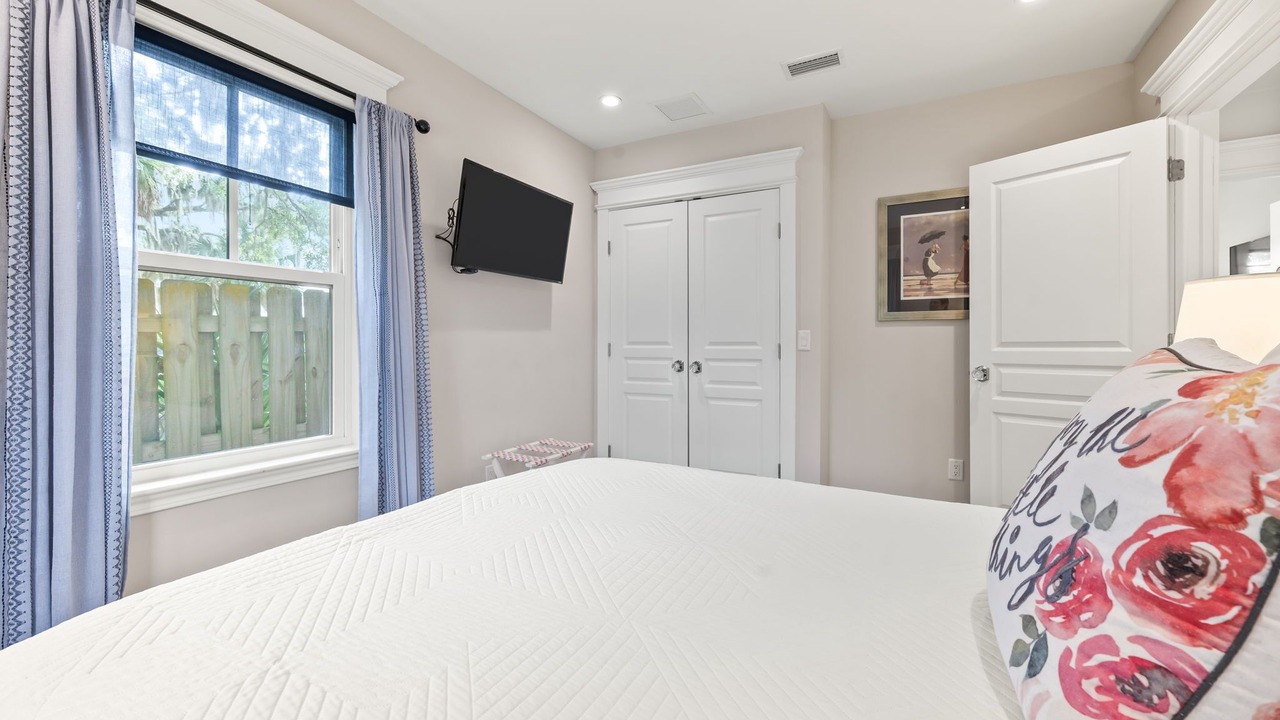 Photo of Bedroom in Downtown Historic District