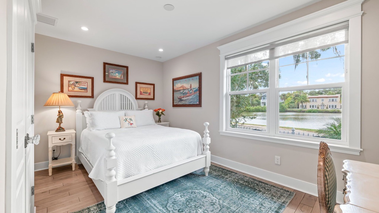 Photo of Bedroom in Downtown Historic District