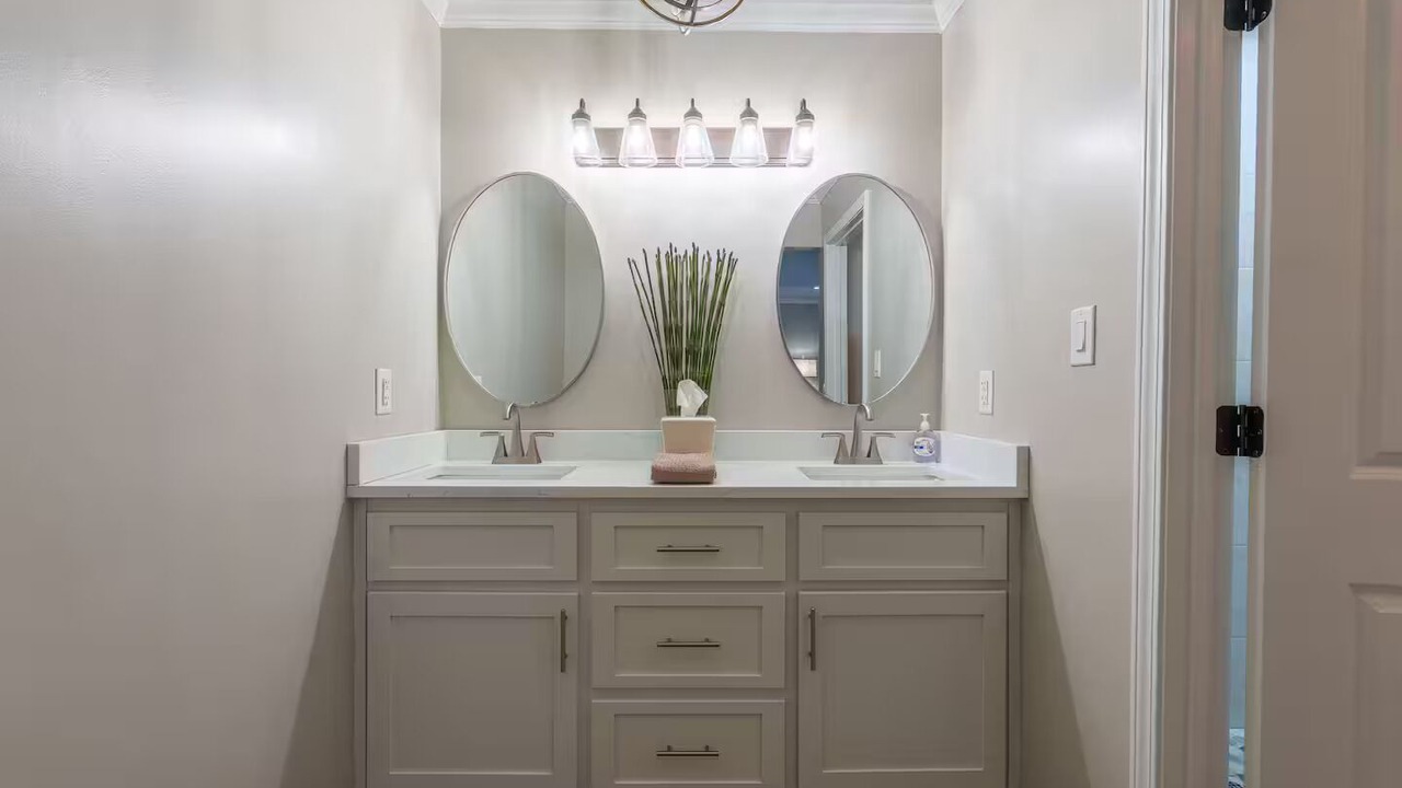 Photo of Bathroom in Muscle Shoals