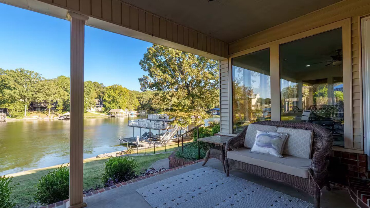 Photo of Patio Balcony in Muscle Shoals