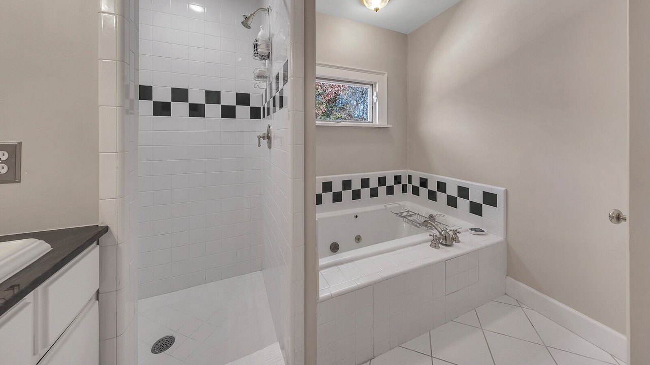 Photo of Bathroom in Knight Park