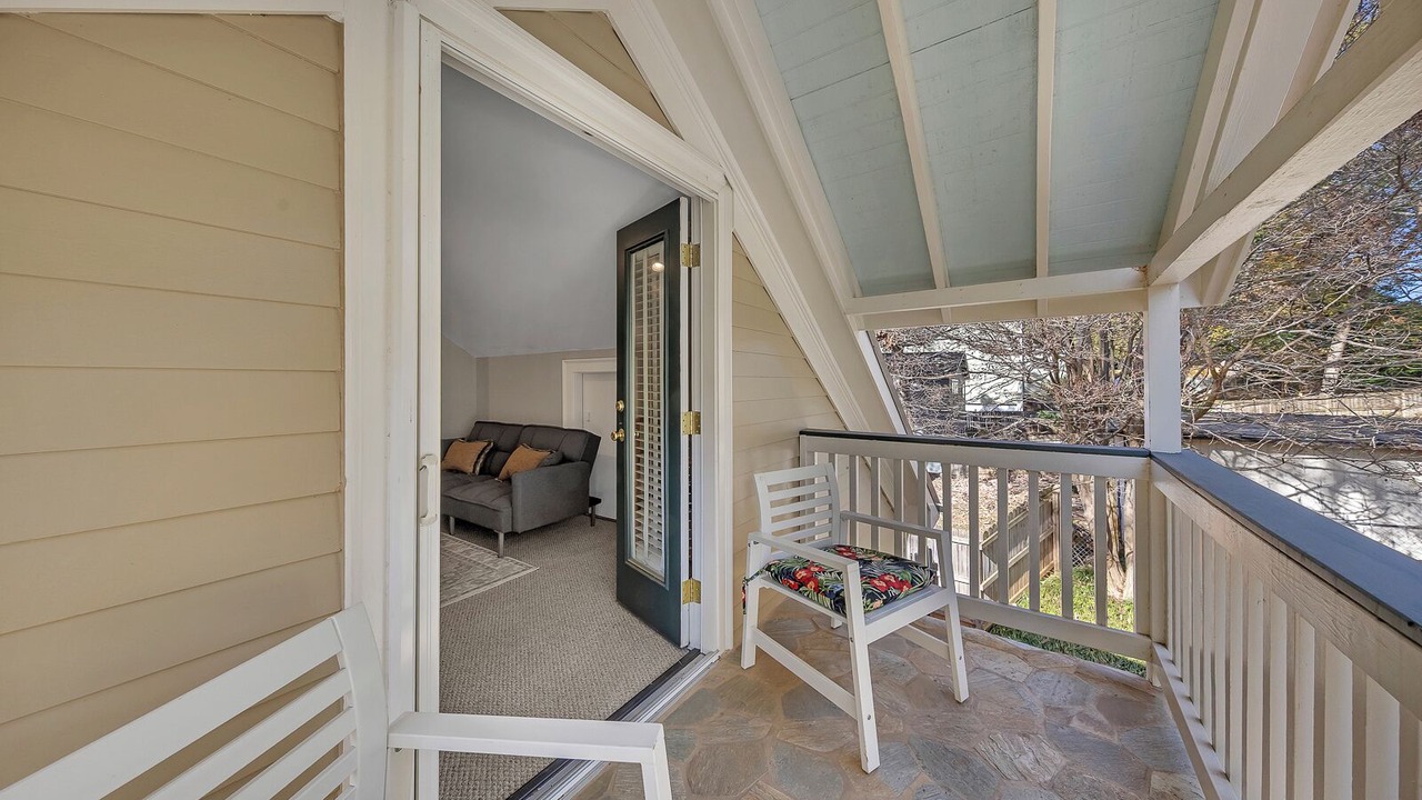 Photo of Patio Balcony in Knight Park
