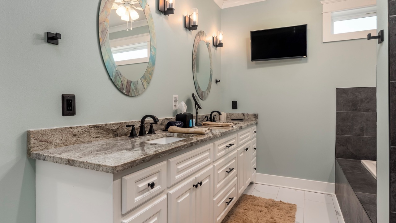 Photo of Bathroom in Dauphin Island