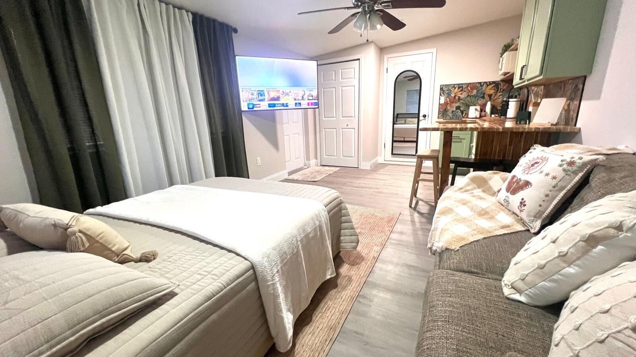 Photo of Bedroom in Longwood