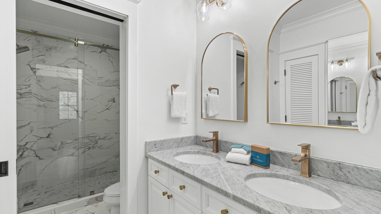 Photo of Bathroom in Beach District