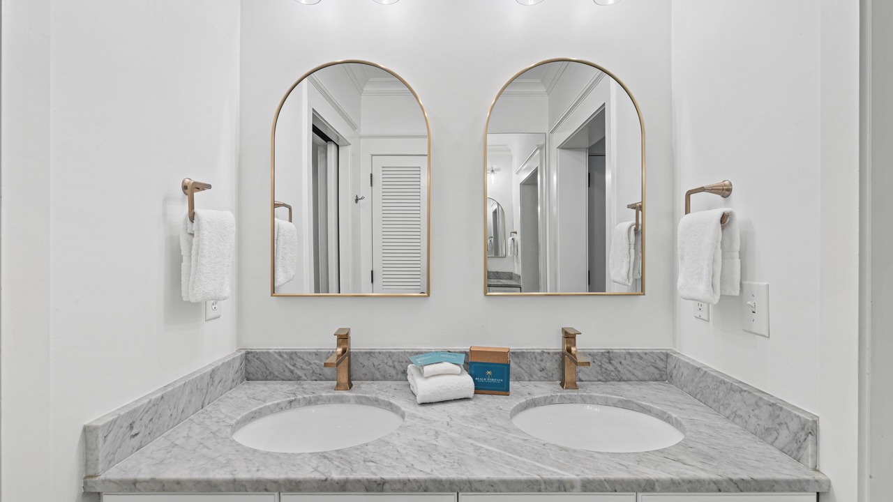Photo of Bathroom in Beach District