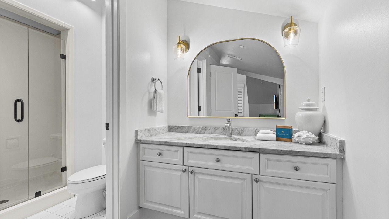 Photo of Bathroom in Beach District