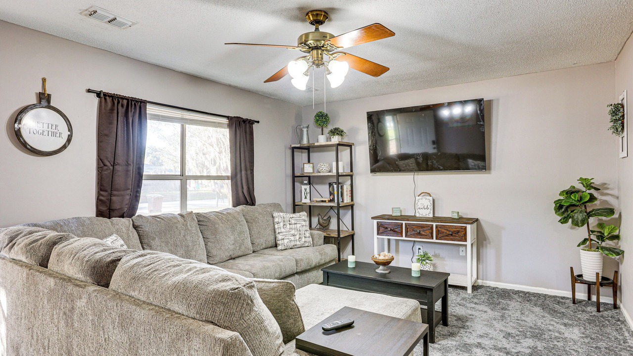 Photo of Livingroom in Pooler