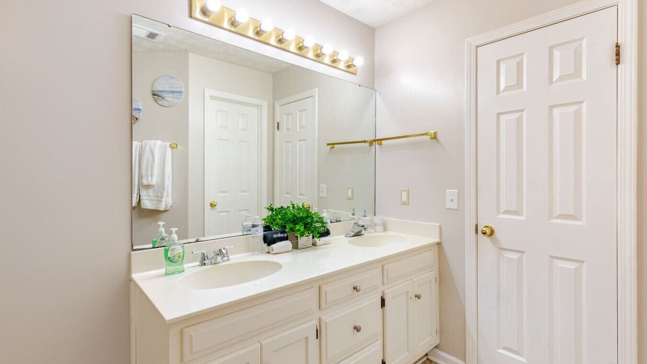 Photo of Bathroom in Gunter Afs