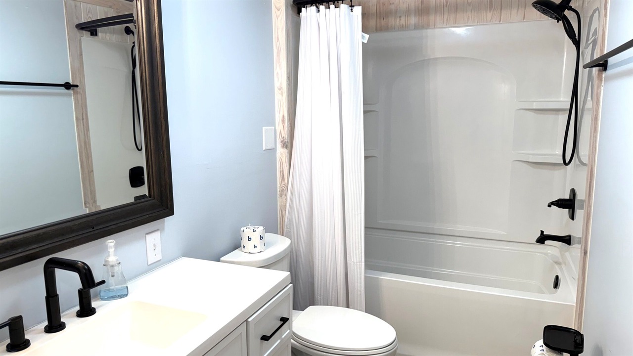 Photo of Bathroom in Magnolia Bluffs