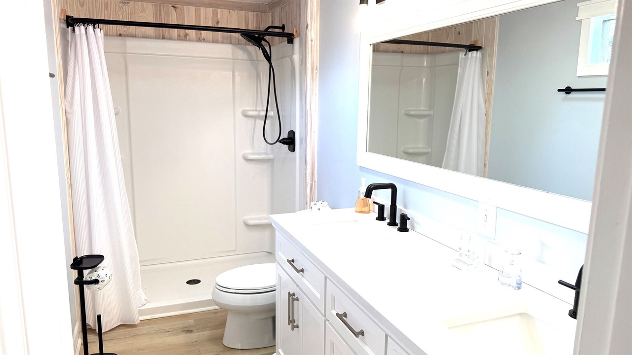 Photo of Bathroom in Magnolia Bluffs