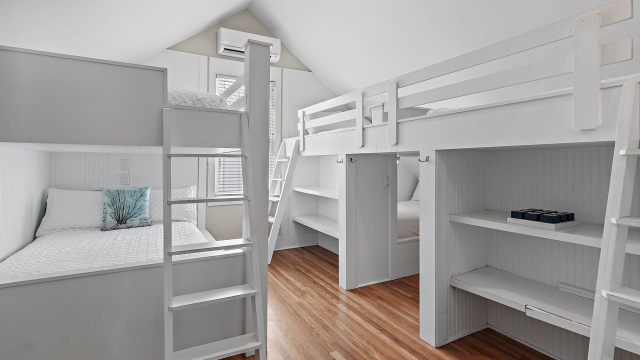 Photo of Bedroom in Frangista Beach