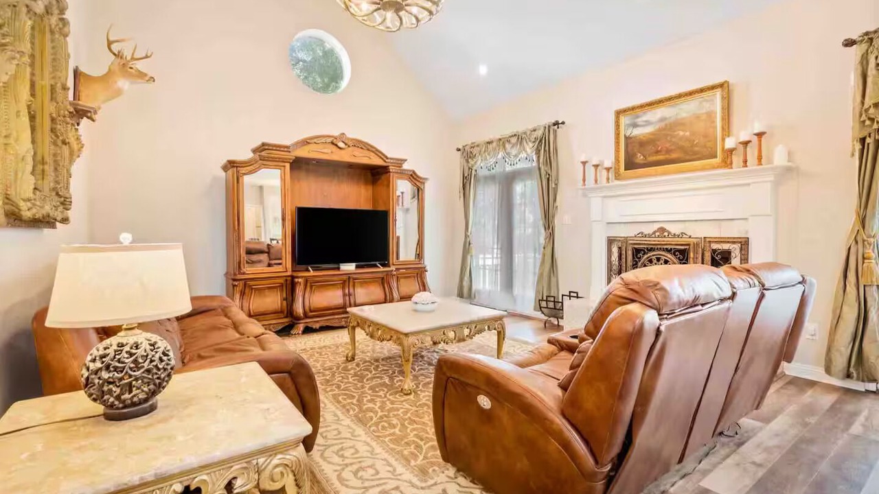 Photo of Livingroom in Daphne