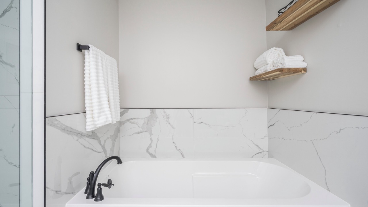 Photo of Bathroom in Gunter Afs