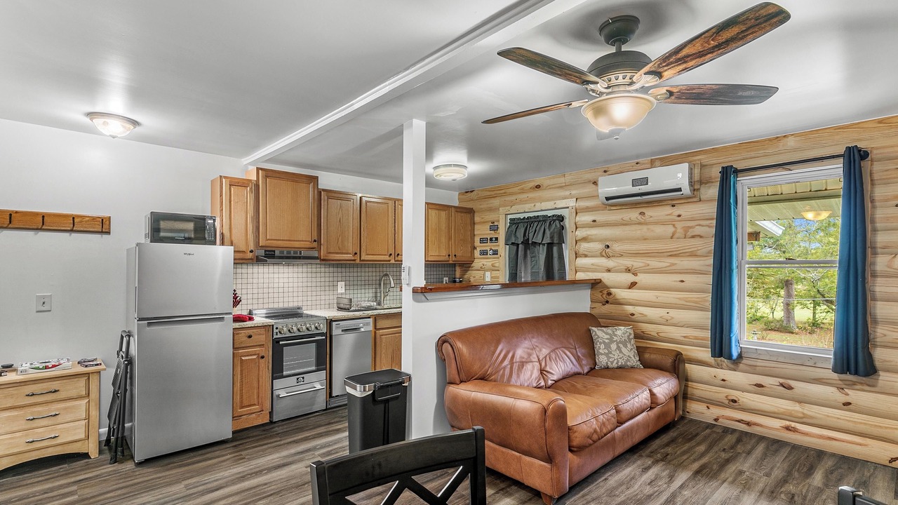 Photo of Livingroom in Enterprise