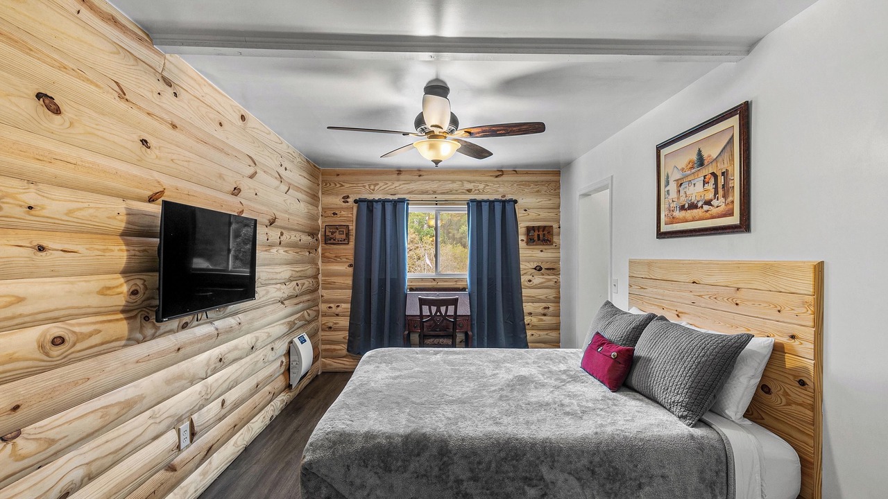 Photo of Bedroom in Enterprise