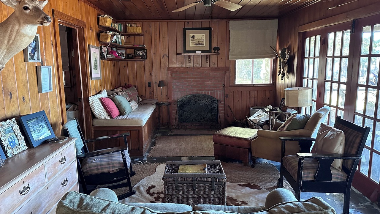 Photo of Livingroom in Foley