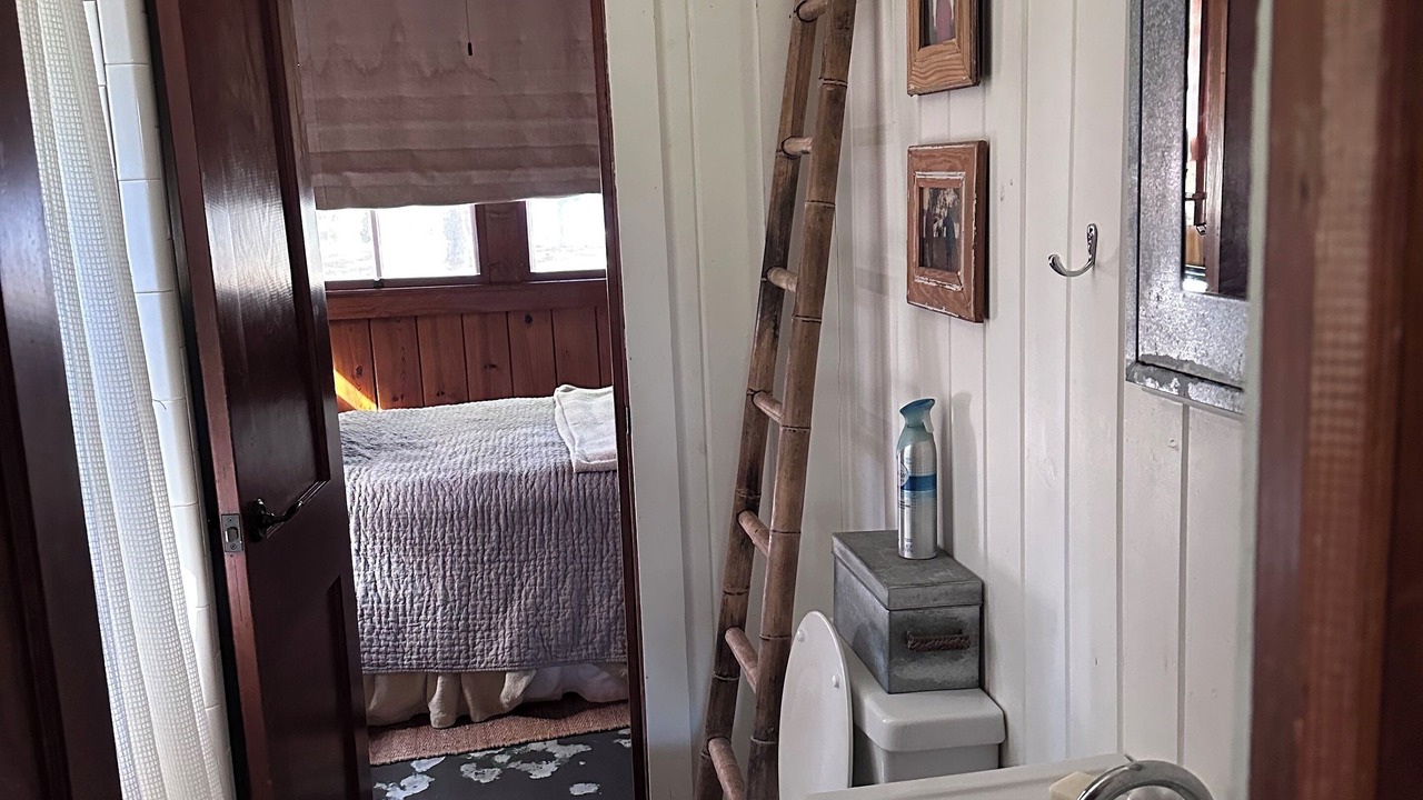 Photo of Bedroom in Foley
