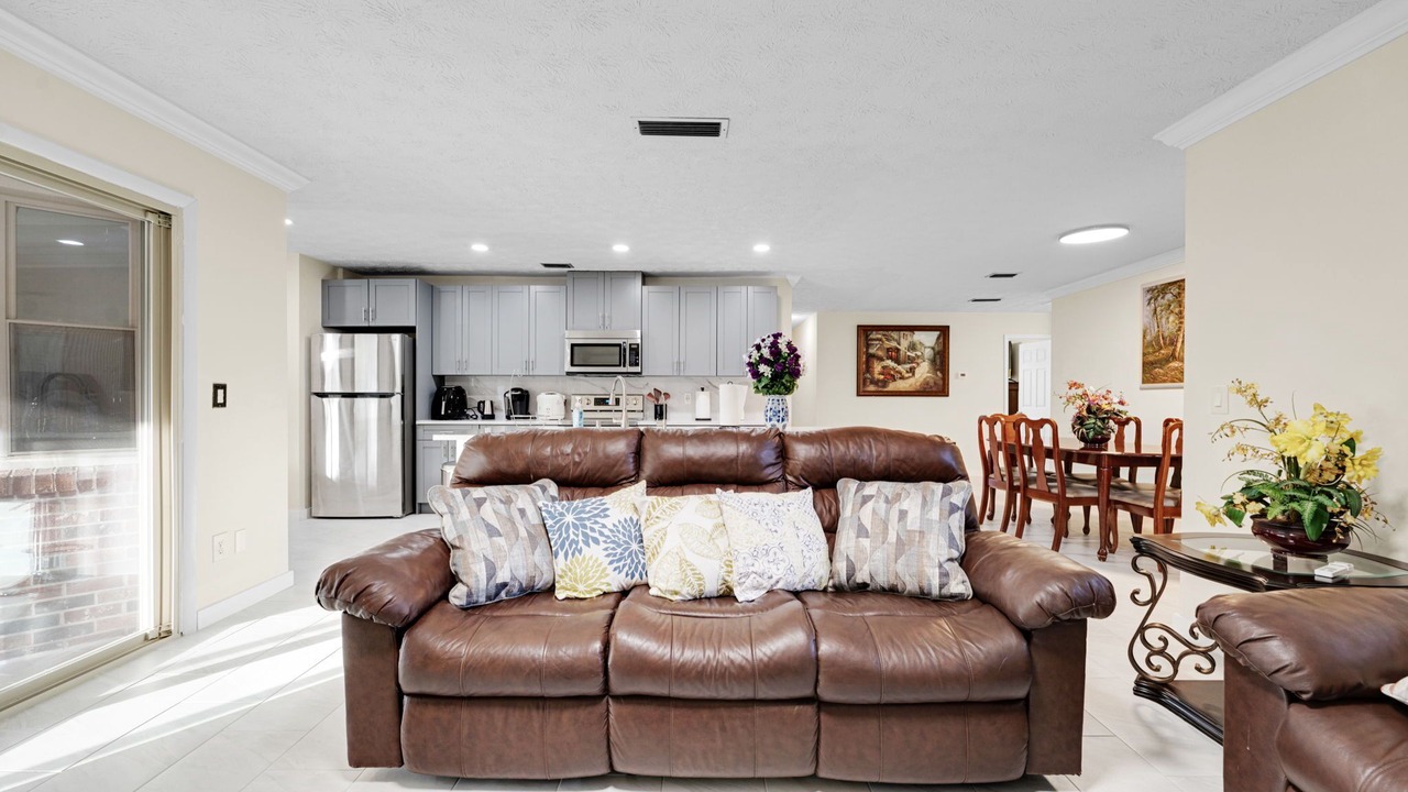 Photo of Livingroom in Sandalwood