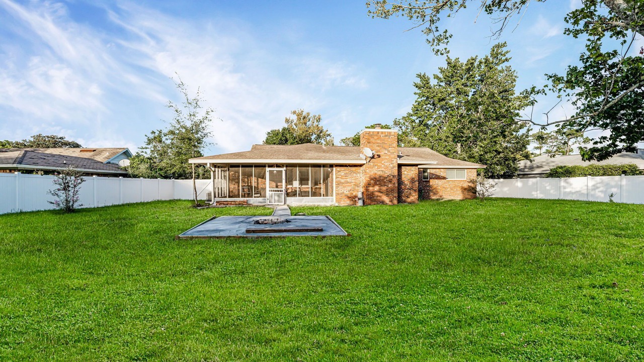 Photo of Outdoor in Sandalwood