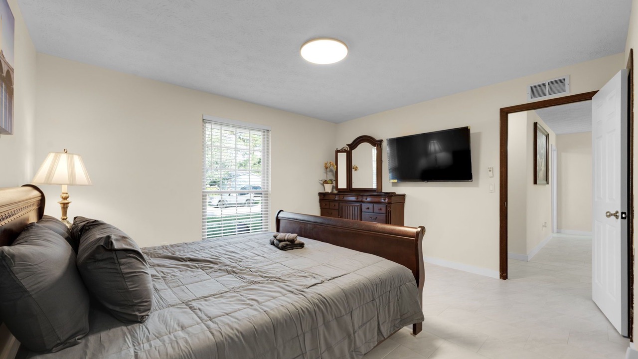 Photo of Bedroom in Sandalwood