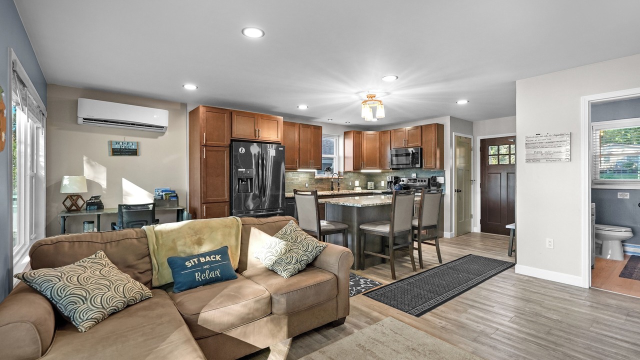Photo of Livingroom in Cadillac