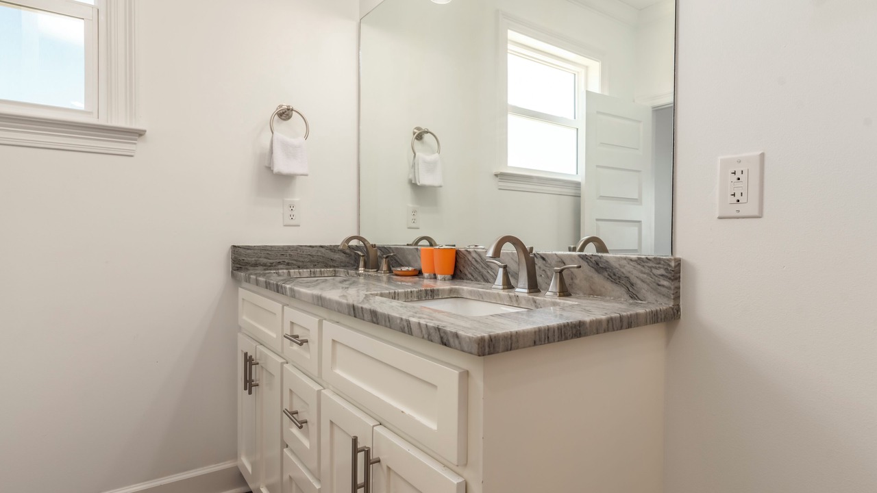 Photo of Bathroom in Dauphin Island