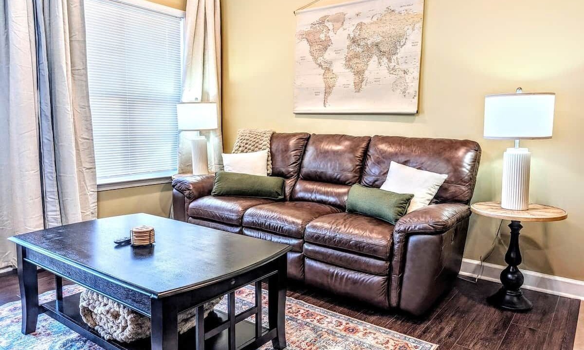 Photo of Livingroom in Enterprise