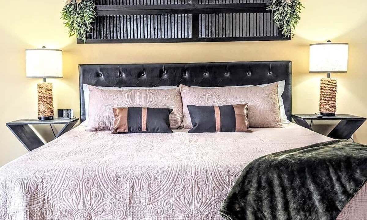 Photo of Bedroom in Enterprise