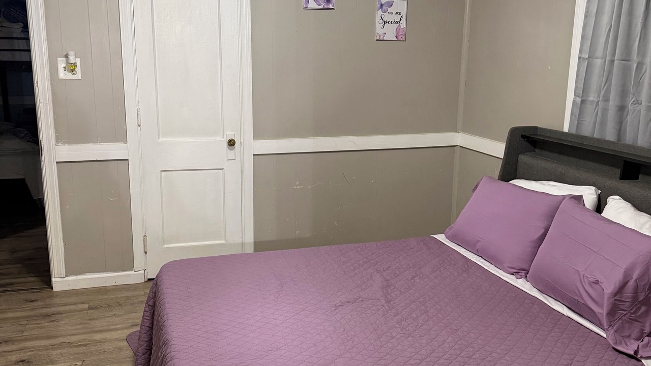 Photo of Bedroom in Pascagoula