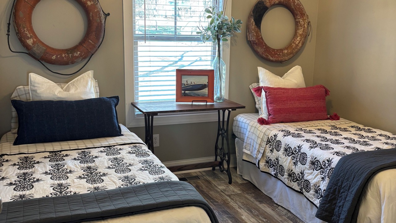 Photo of Bedroom in Groveoak