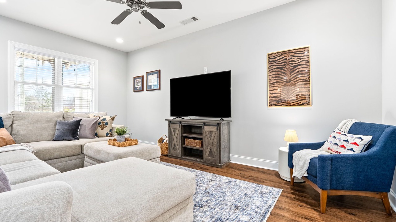 Photo of Livingroom in Auburn