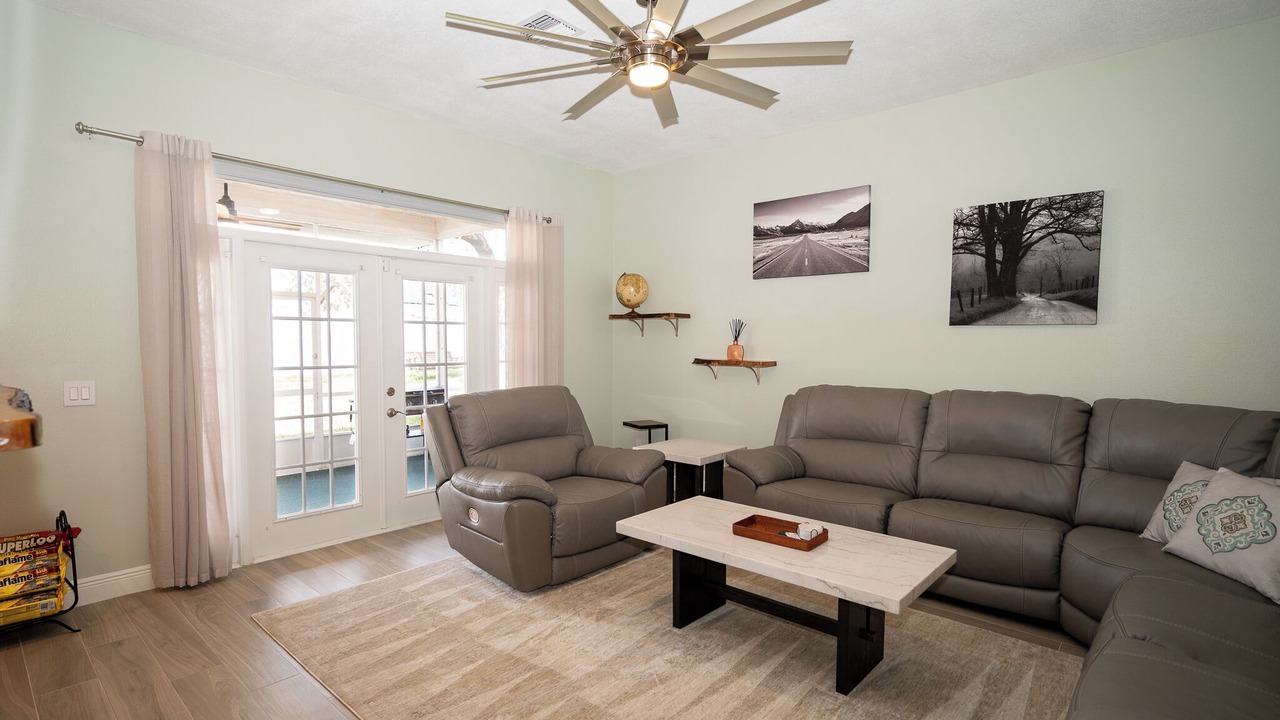 Photo of Livingroom in Deltona Lakes