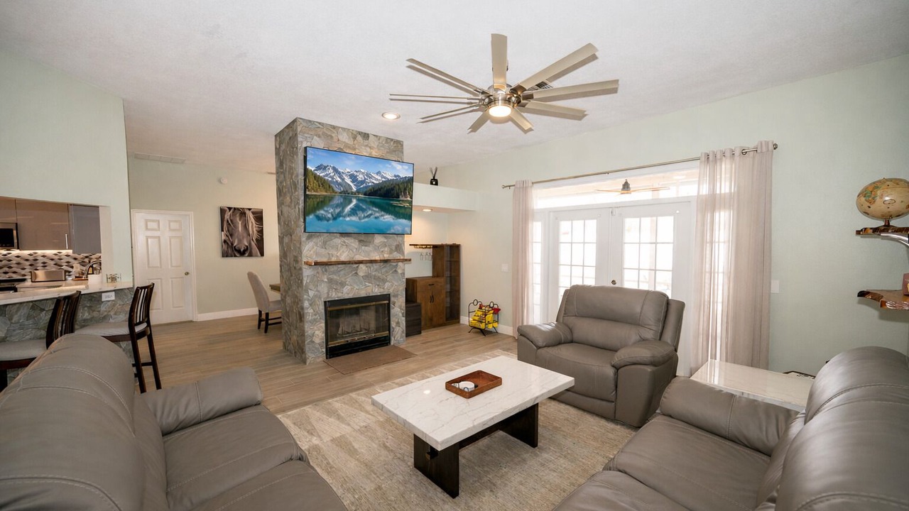 Photo of Livingroom in Deltona Lakes