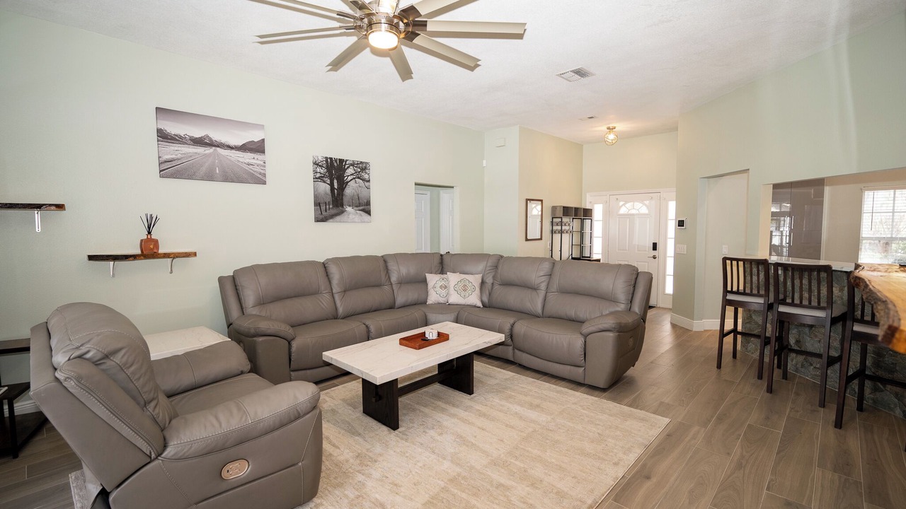 Photo of Livingroom in Deltona Lakes