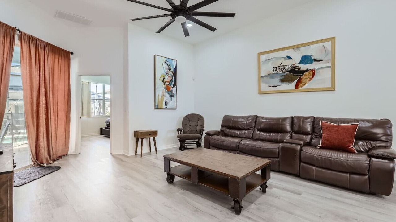Photo of Livingroom in Haines City