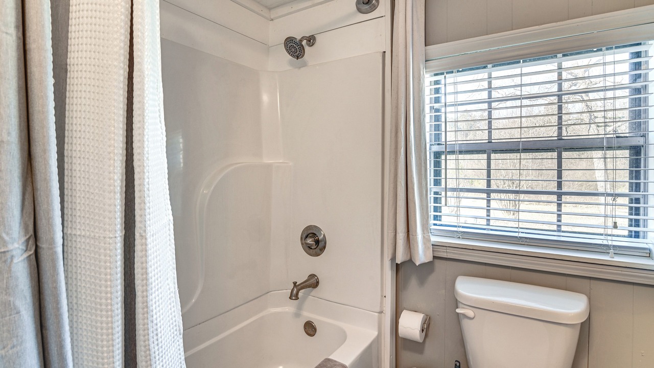 Photo of Bathroom in Noxapater