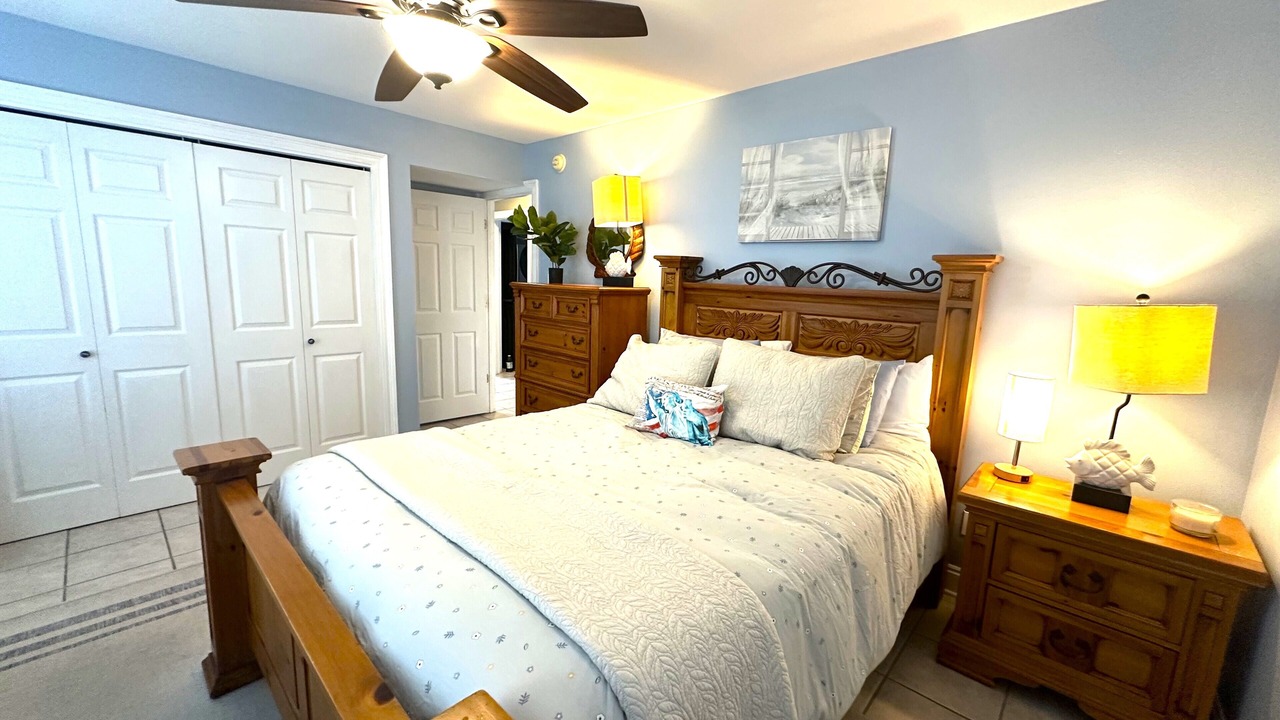 Photo of Bedroom in Surf Side Shores