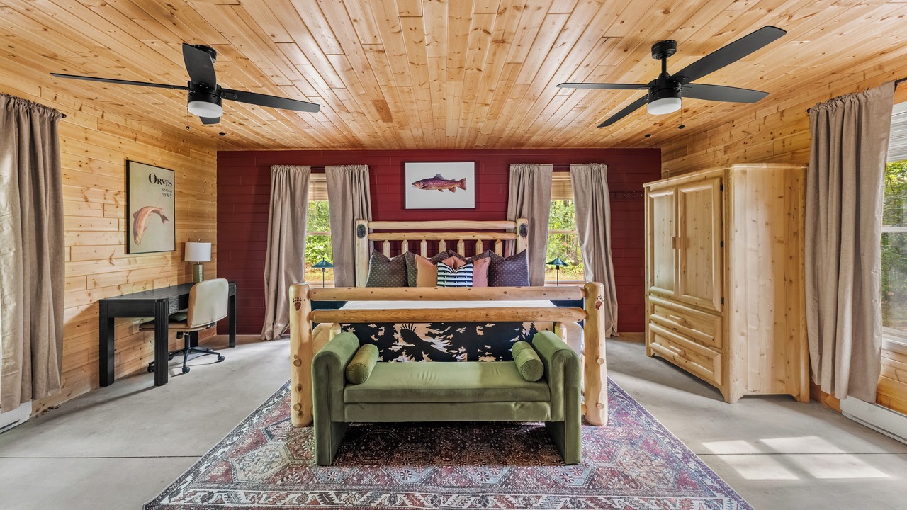 Photo of Livingroom in Lake Arrowhead