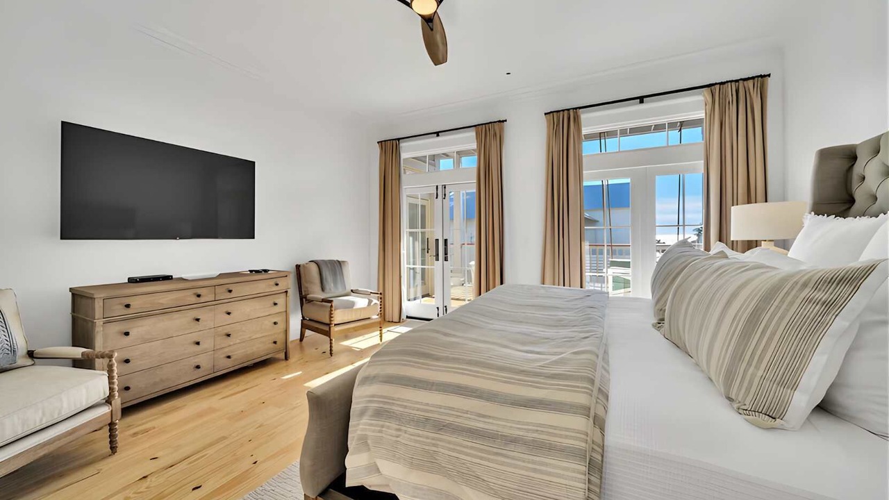 Photo of Bedroom in Beach District